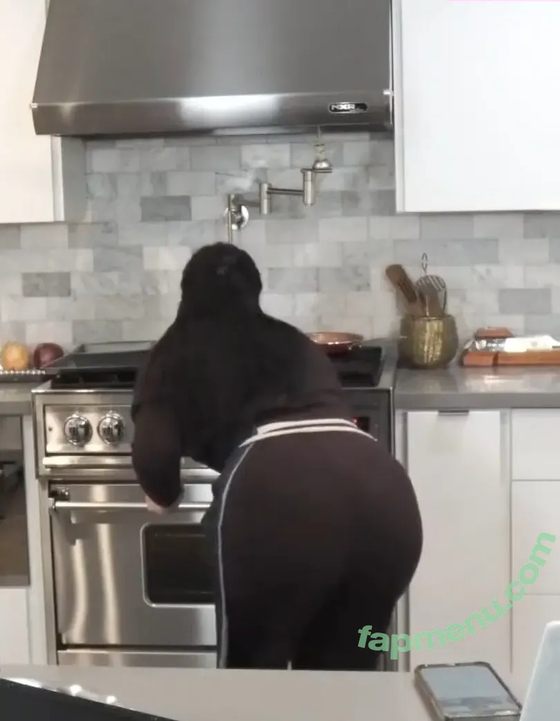 CarolineKwan nude photo #0659 (carolinekwann)