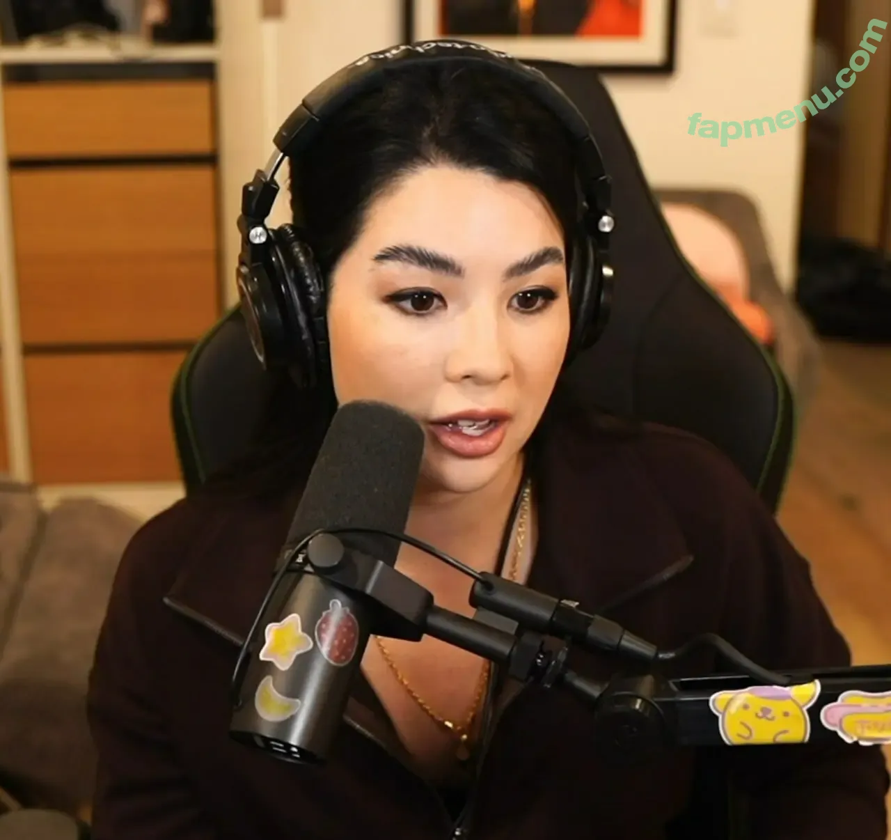 CarolineKwan nude photo #0660 (carolinekwann)