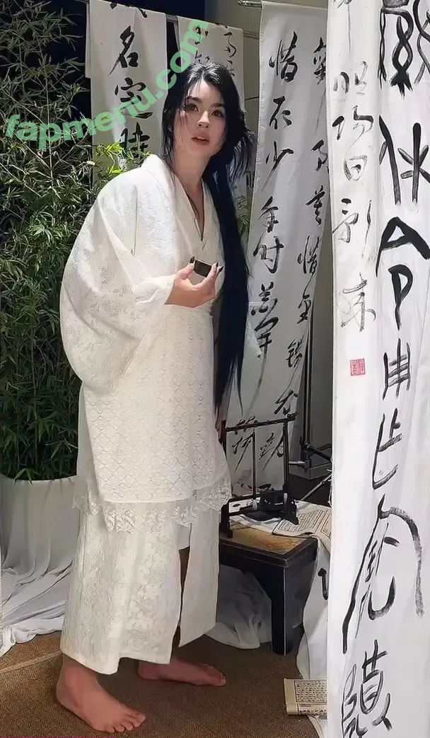 CarolineKwan nude photo #0675 (carolinekwann)