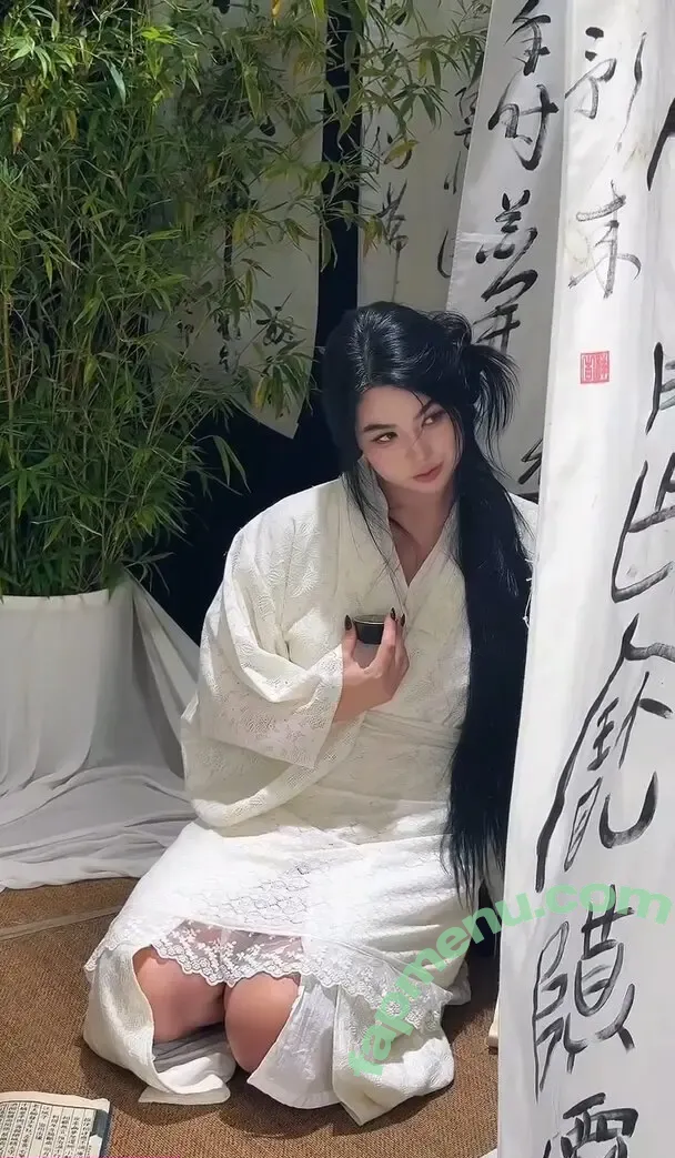 CarolineKwan nude photo #0676 (carolinekwann)