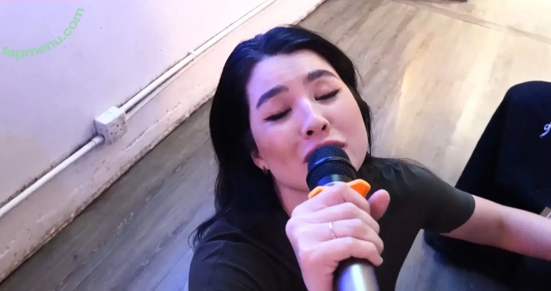 CarolineKwan nude photo #0677 (carolinekwann)