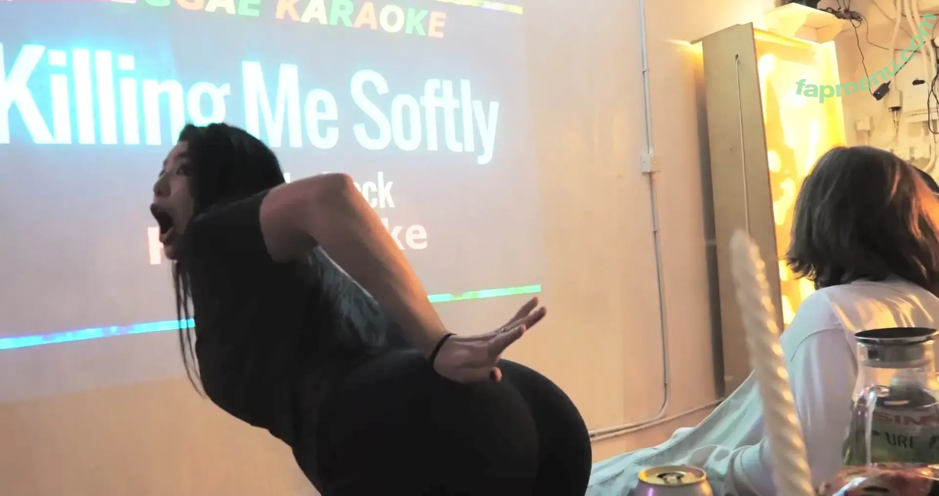 CarolineKwan nude photo #0679 (carolinekwann)