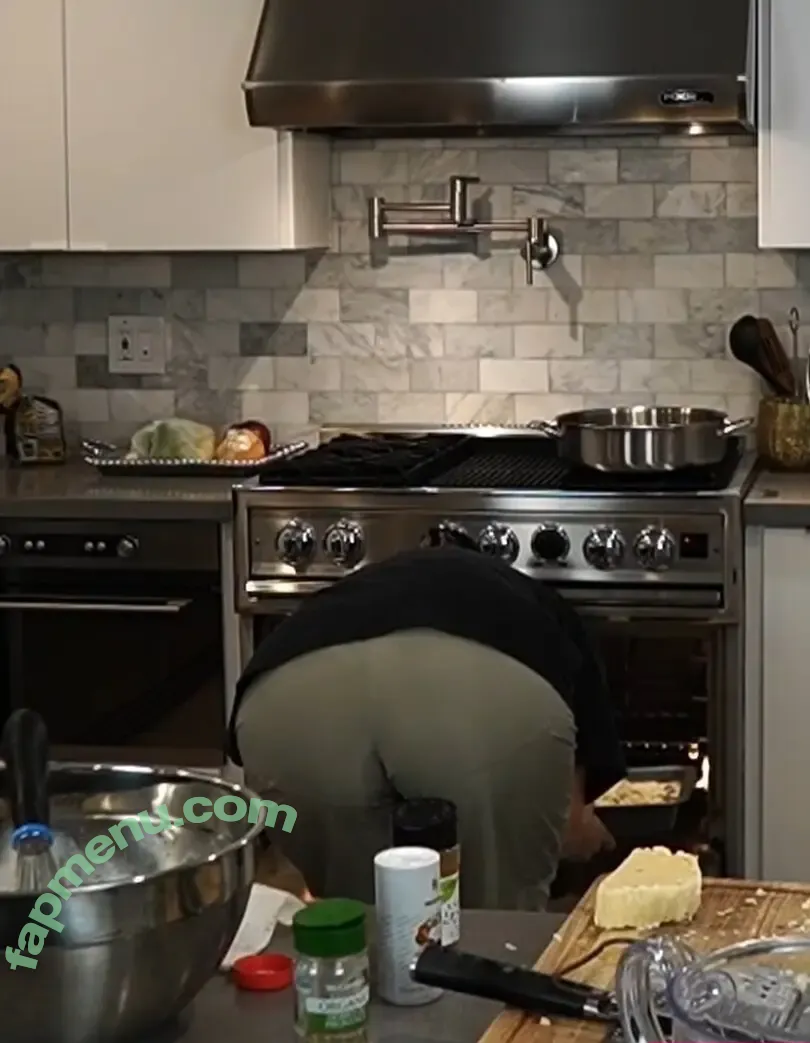 CarolineKwan nude photo #0691 (carolinekwann)