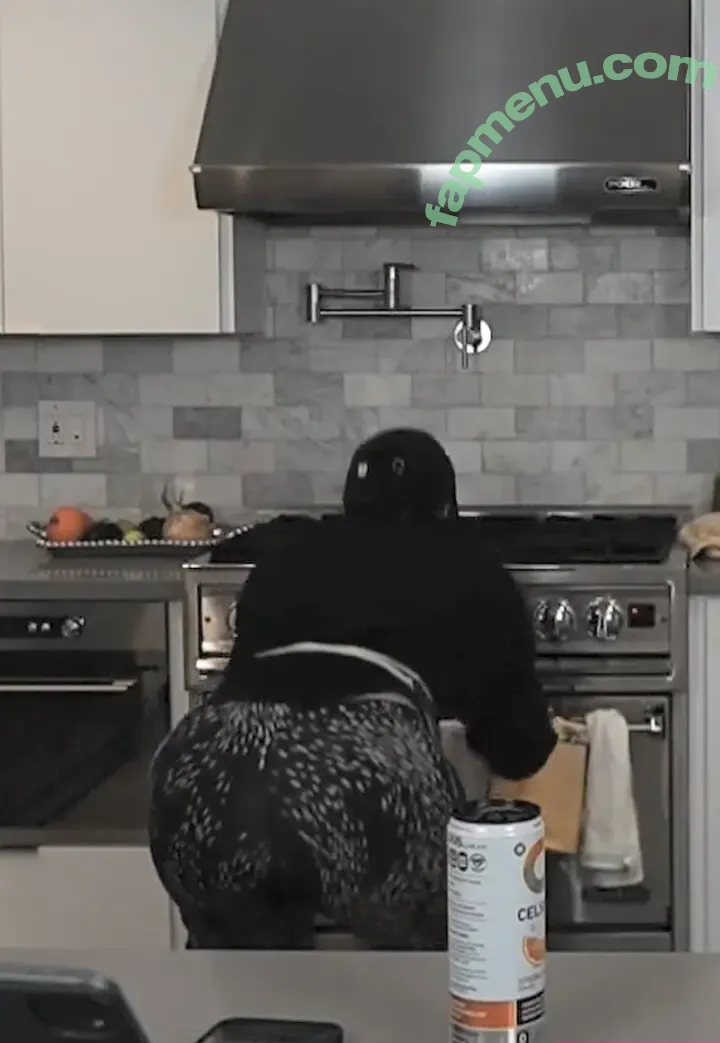 CarolineKwan nude photo #0699 (carolinekwann)