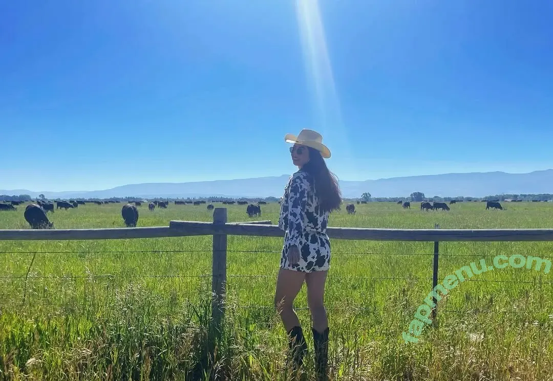 CarolineKwan nude photo #0707 (carolinekwann)