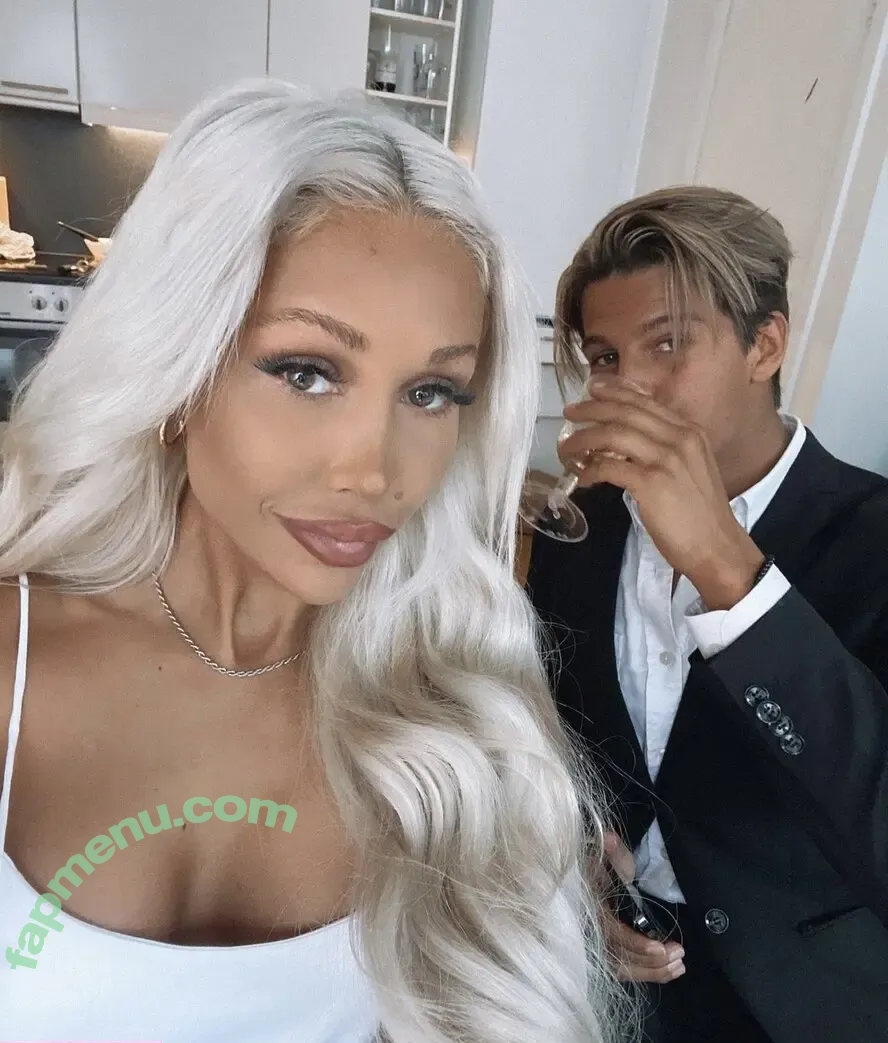 Carolinenitter nude photo #0050 (notsoordinarycc)