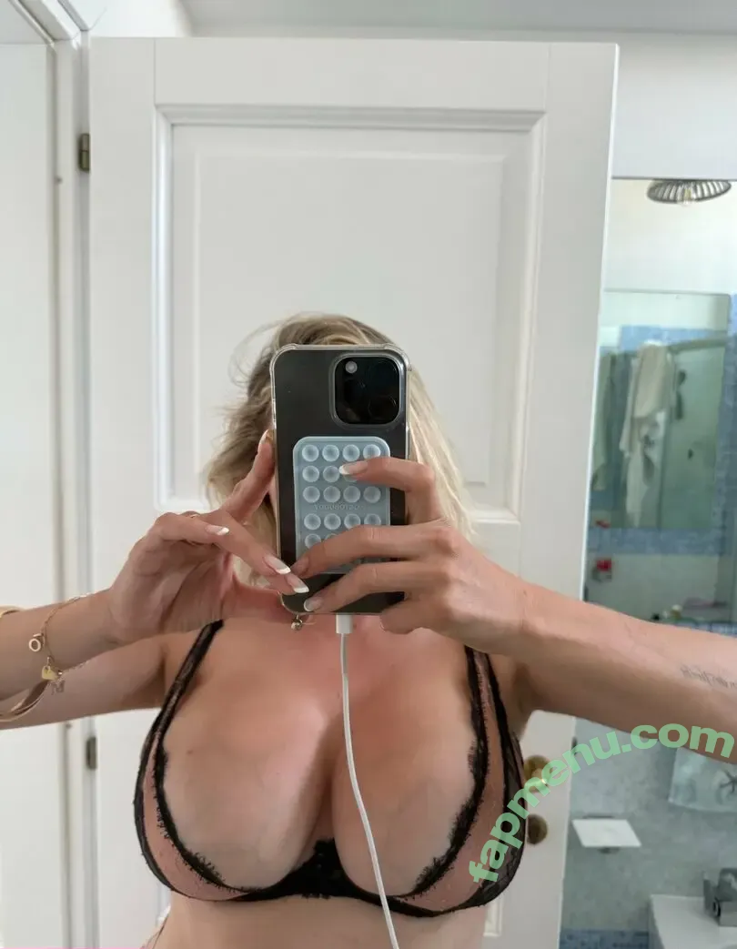 carolinevreeland nude photo #0096 (carolinevreeland)