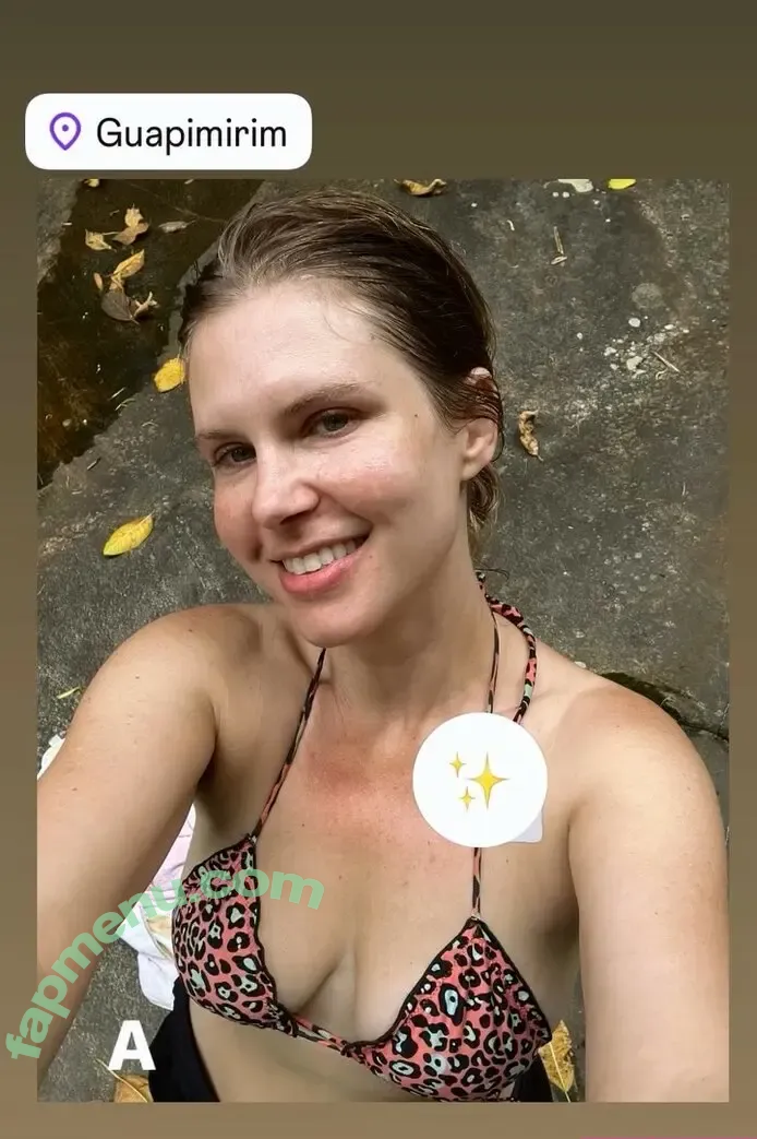 Carolinie Figueiredo nude photo #0031 (amykarolina / carolinie_figueiredo)