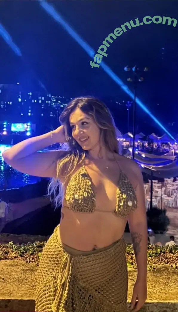 Carolzinha nude photo #0278 (Carolzinha)