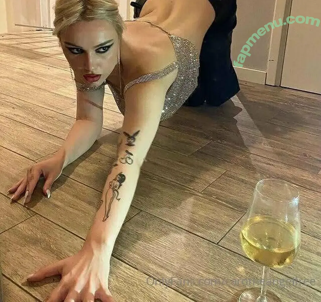 carotheangelfree nude photo #0002 (carotheangelfree)