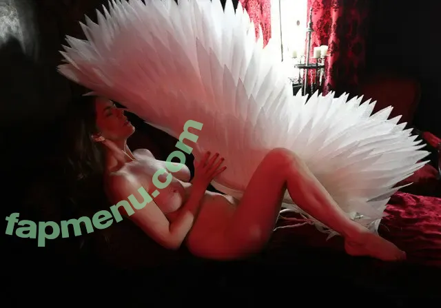 Carrie Butterfly Turner nude photo #0178 (Tits and Giggles / artbybutterfly / butterflyturner / titsandgiggles)