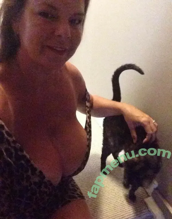 carriemoon nude photo #0202 (canadiancarriemoon)