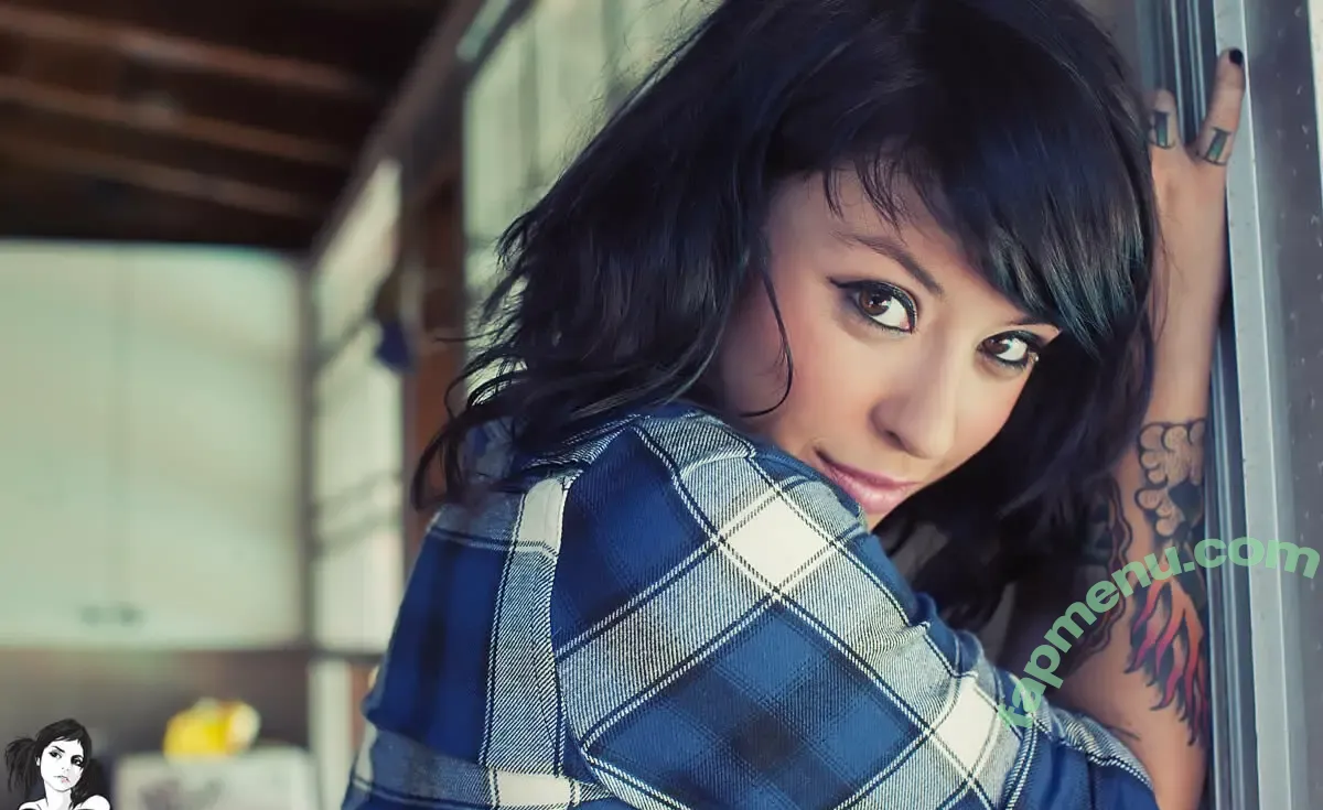 Carrina SG nude photo #0021 (Carrina SG)