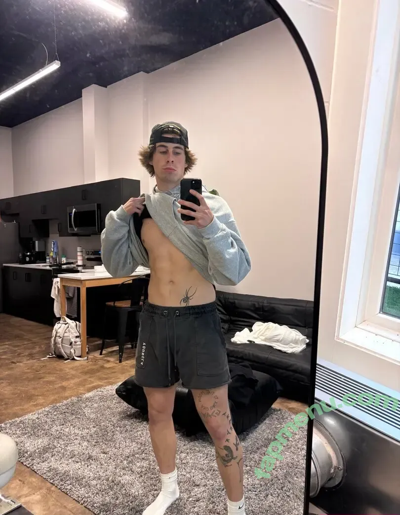 carsonmakarrall nude photo #0001 (carsmak_)
