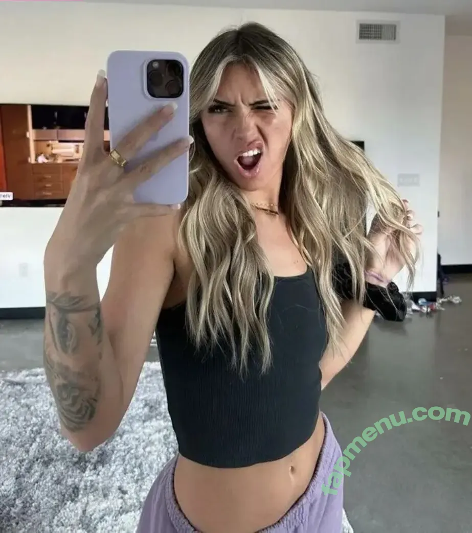 carsonroney nude photo #0004 (carsonroney)