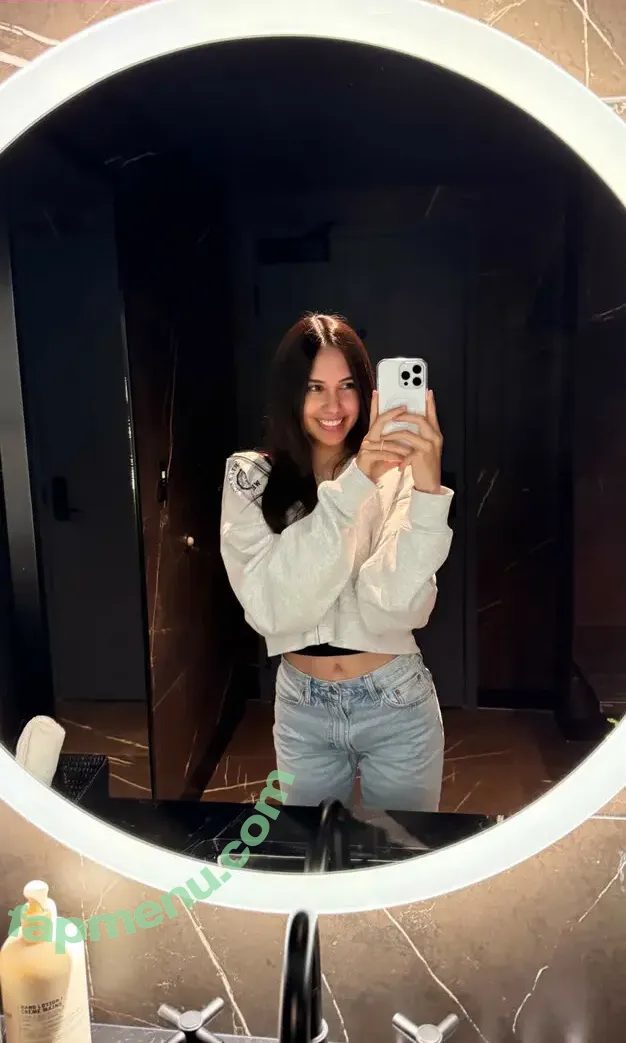 Caryn Marjorie nude photo #0001 (cutiecaryn / marjikarp)