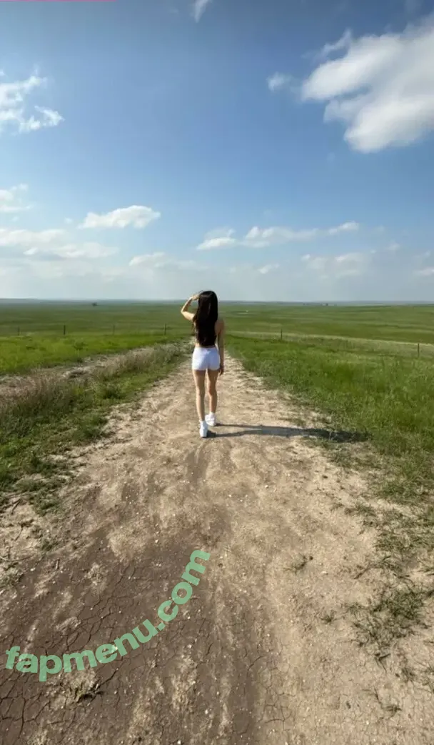 Caryn Marjorie nude photo #0005 (cutiecaryn / marjikarp)