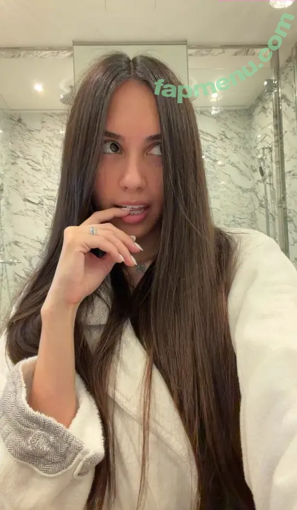 Caryn Marjorie nude photo #0147 (cutiecaryn / marjikarp)