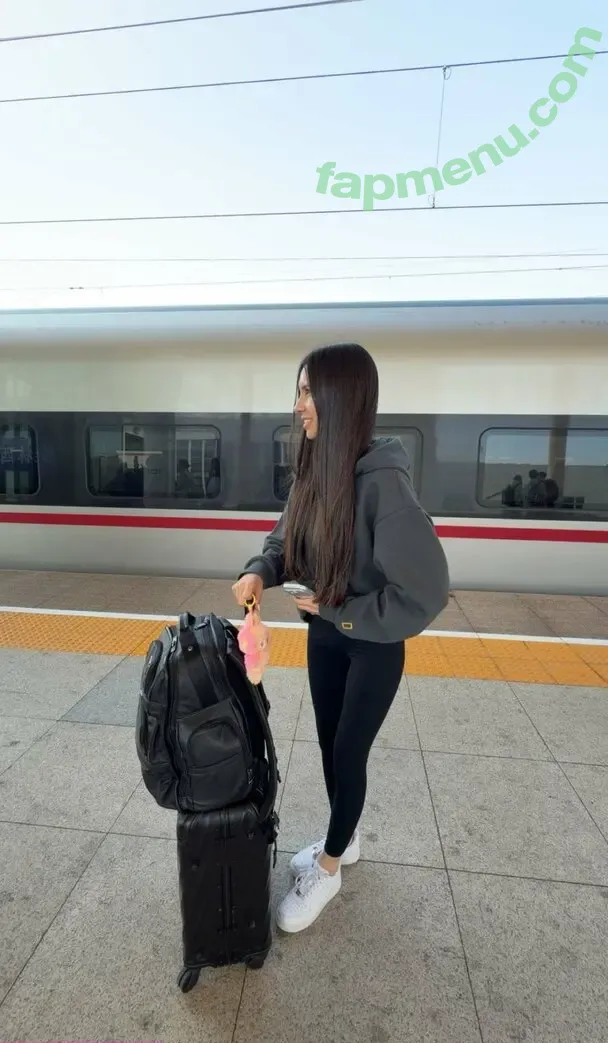 Caryn Marjorie nude photo #0151 (cutiecaryn / marjikarp)