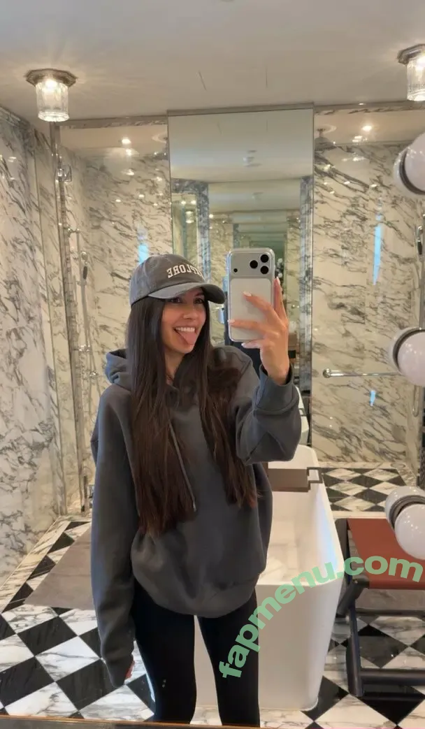 Caryn Marjorie nude photo #0153 (cutiecaryn / marjikarp)