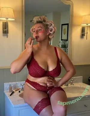 Carys Whittaker / busybeecarys / carys.whittaker / karlawhittake14 nude photo #0316