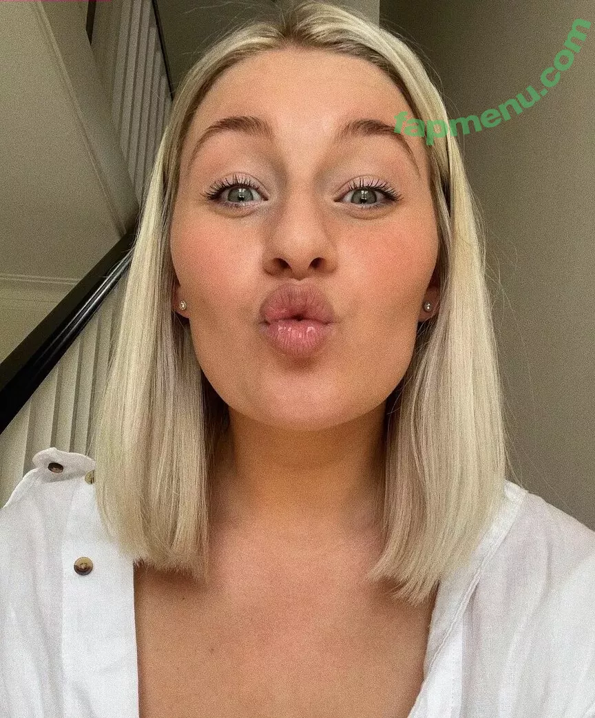 Carys Whittaker nude photo #0010 (carys.whittaker / karlawhittake14)