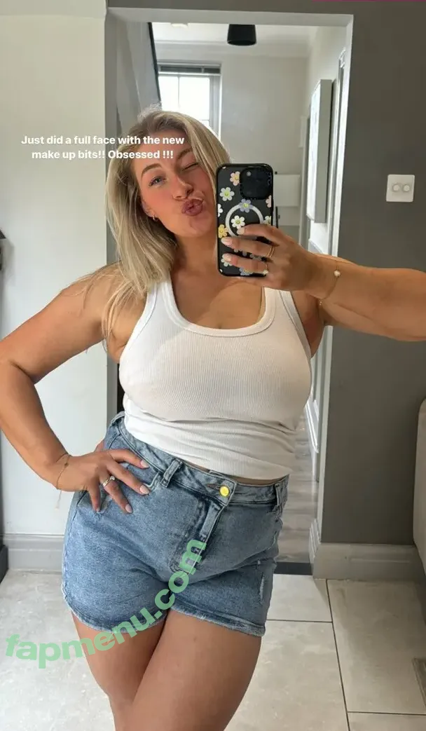 Carys Whittaker nude photo #0263 (busybeecarys / carys.whittaker / karlawhittake14)