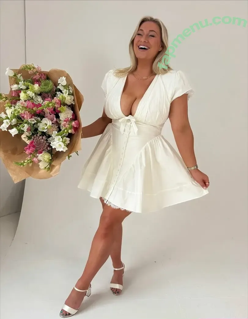 Carys Whittaker nude photo #0360 (busybeecarys / carys.whittaker / karlawhittake14)