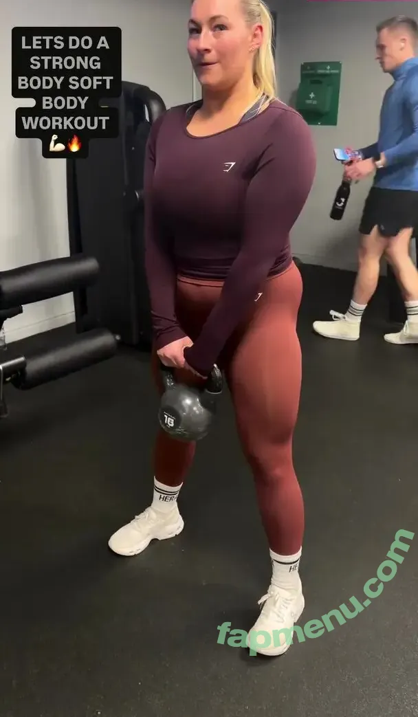 Carys Whittaker nude photo #0440 (busybeecarys / carys.whittaker / karlawhittake14)