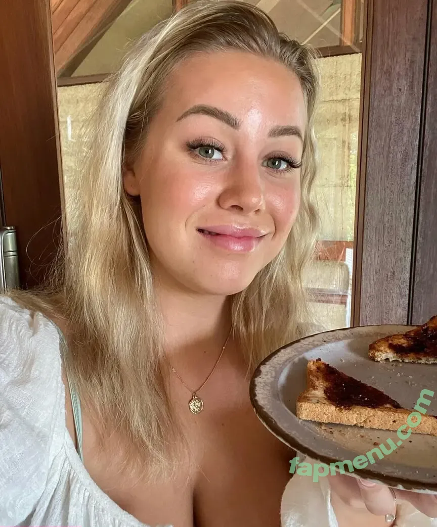Casee Brimblecombe nude photo #0031 (caseebrim)