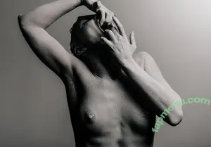  nude photo #0003