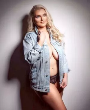 Casey Leigh / Caseyleighxox / caseyleighx / theprivatelifeofcasey nude photo #0005