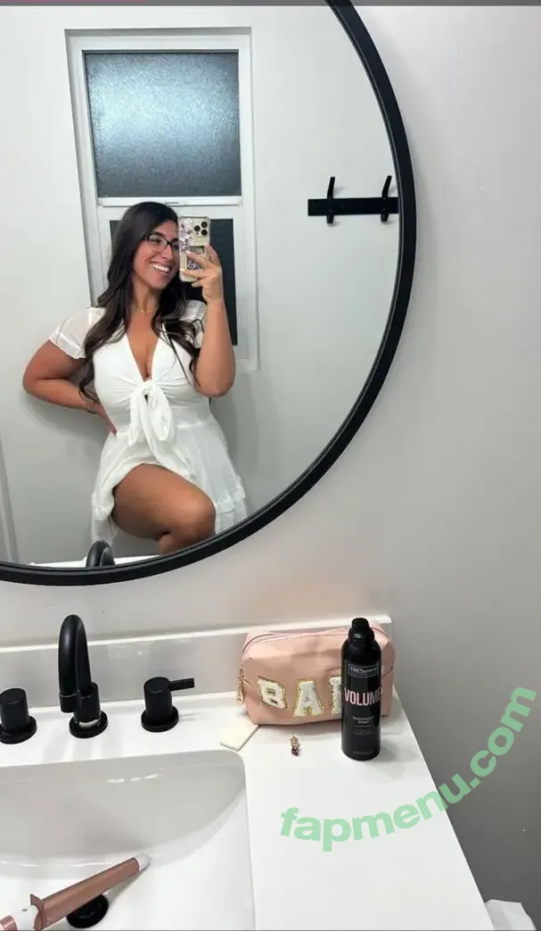 Cassandra Graffious nude photo #0011 (cassgraffious / cfit.93 / queenteach93)