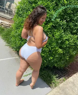 Cassandra Nicole / Cassie.Caramel nude photo #0002