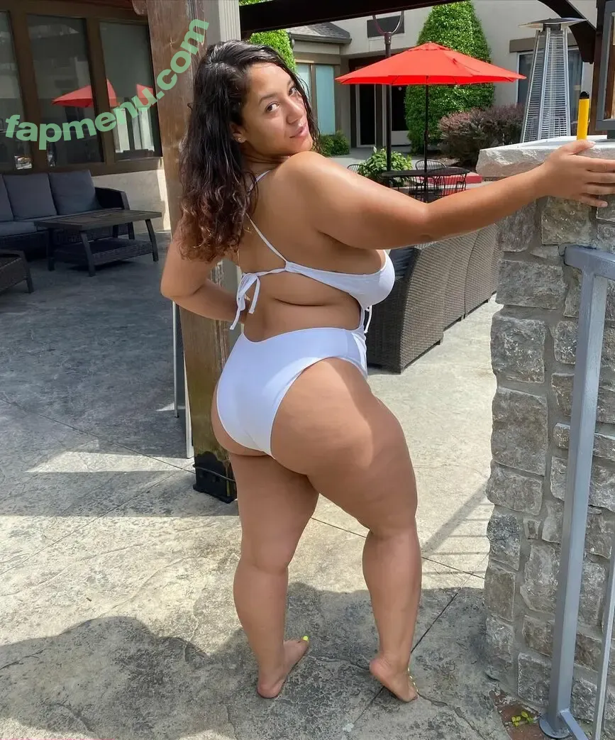 Cassandra Nicole nude photo #0005 (Cassie.Caramel)