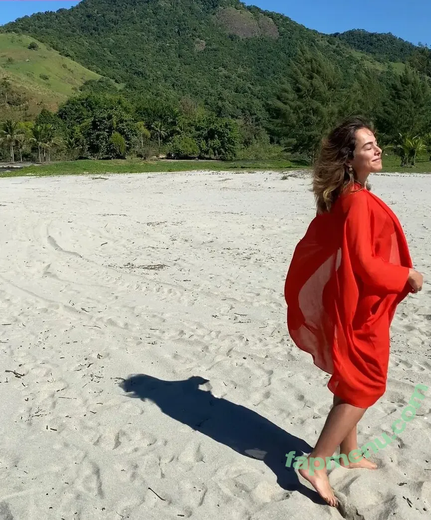 Cássia Linhares nude photo #0010 (cassialinhares)