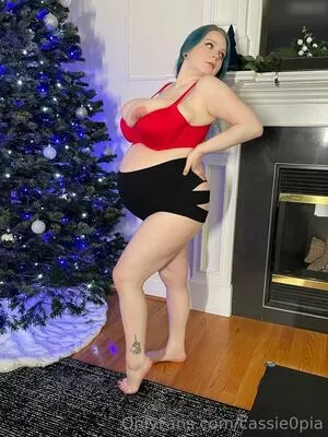 Cassie0pia / tcassie0pia / therealcassie0pia nude photo #2101