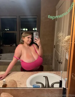 Cassie0pia / tcassie0pia / therealcassie0pia nude photo #3183