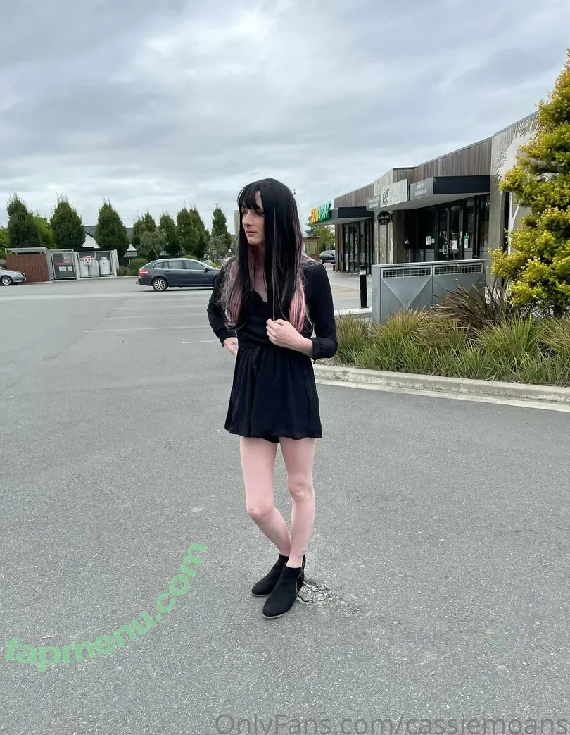 cassiemoans nude photo #0001 (cassiemoans)