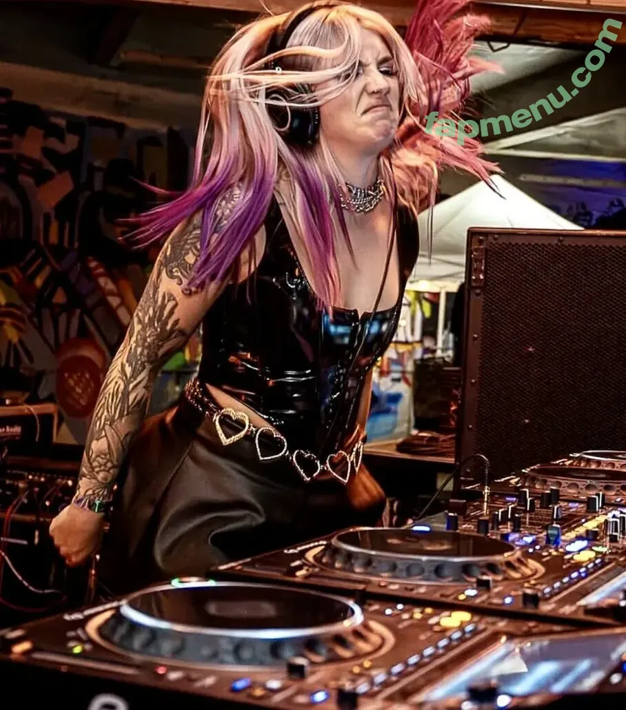 Cassx777 nude photo #0063 (Imnewherex)