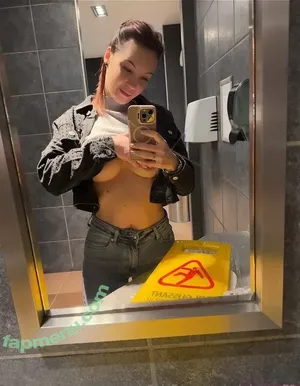  nude photo #0003