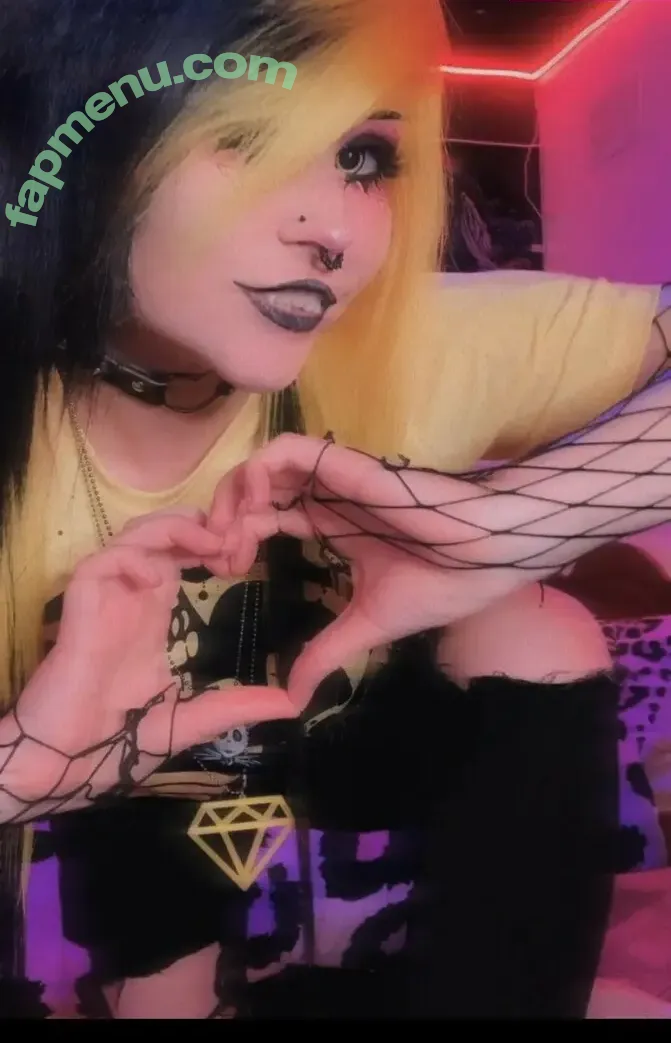 Catastrophiclarawr nude photo #0018 (catastropiclarawr)