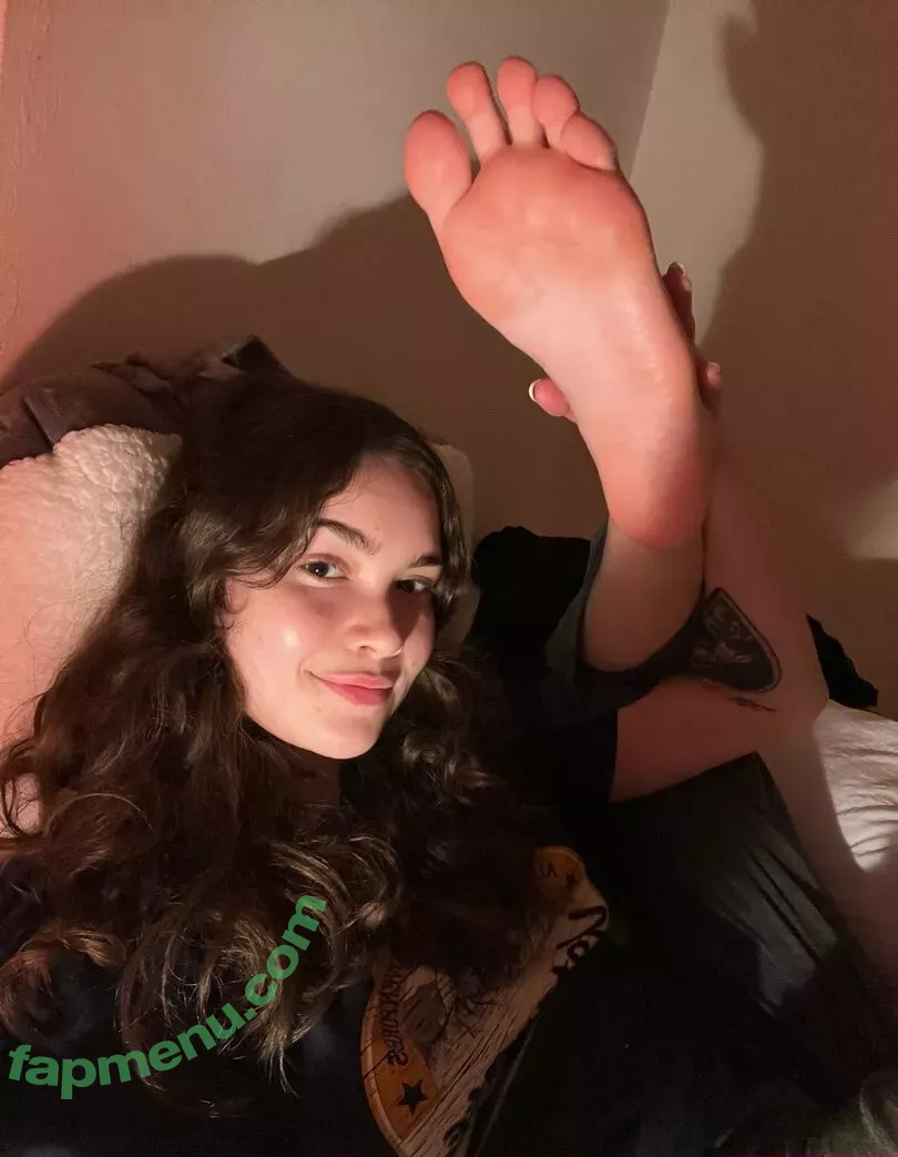 catbunnygomez nude photo #0024 (soleciety2k21 / thecatbnny)