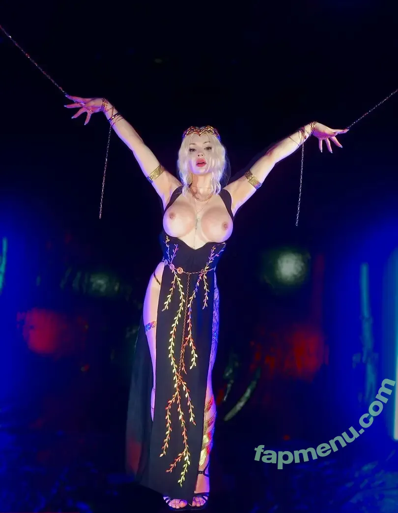 Catch_My_Vibe nude photo #1840 (catch_my_vibe.cosplay)