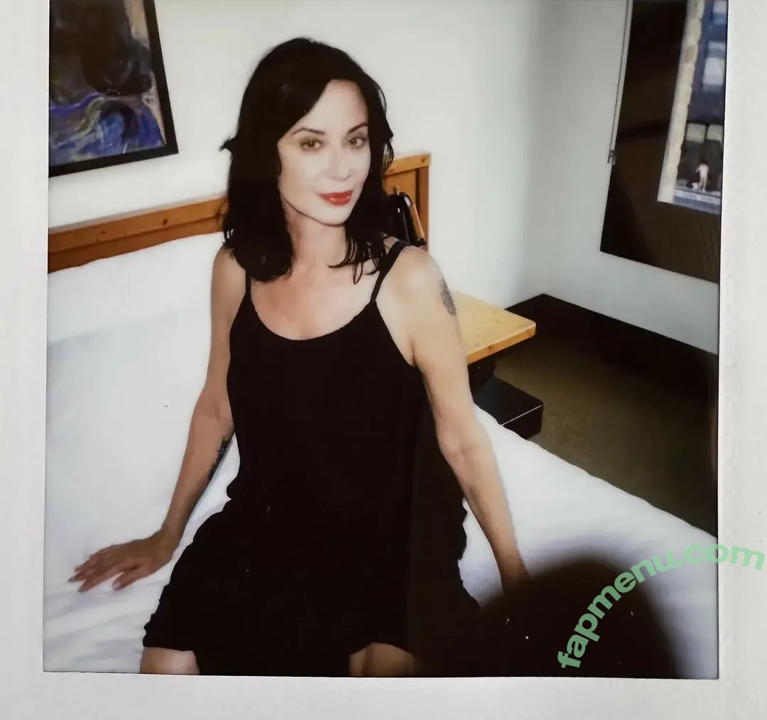Catherine Bell nude photo #0297 (Sarah MacKenzie / catherine.bell / therealcatherinebell)