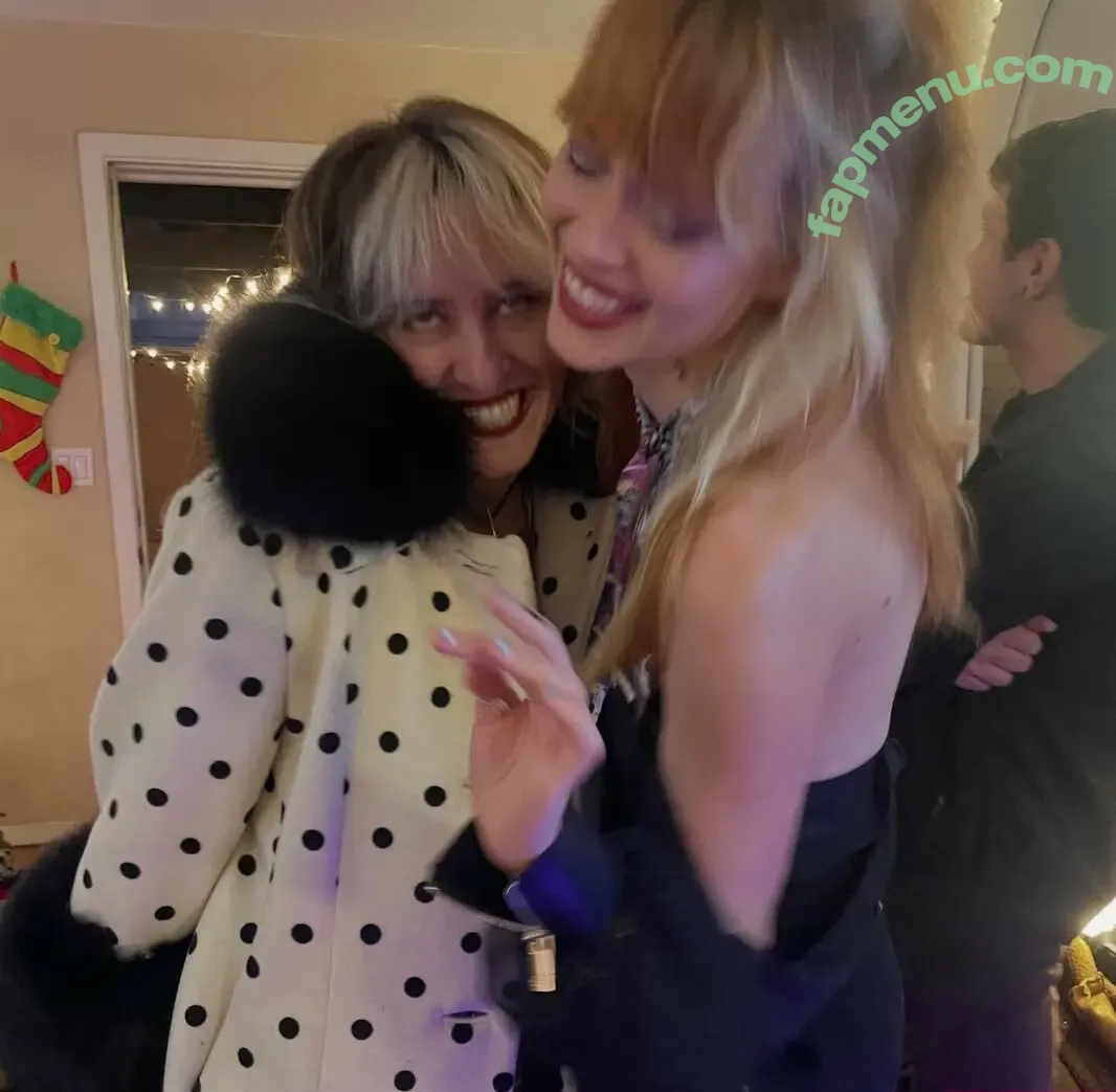 Catherine McCafferty nude photo #0047 (PrettyGay / catherine_mccaff)