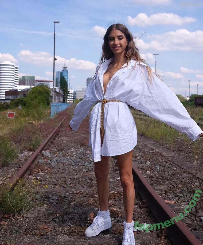 Cathy Hummels nude photo #0115 (cathy_hummels / cathyhummels)