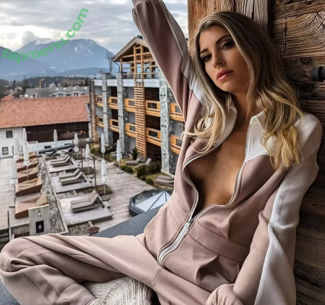 Cathy Hummels nude photo #0128 (cathy_hummels / cathyhummels)