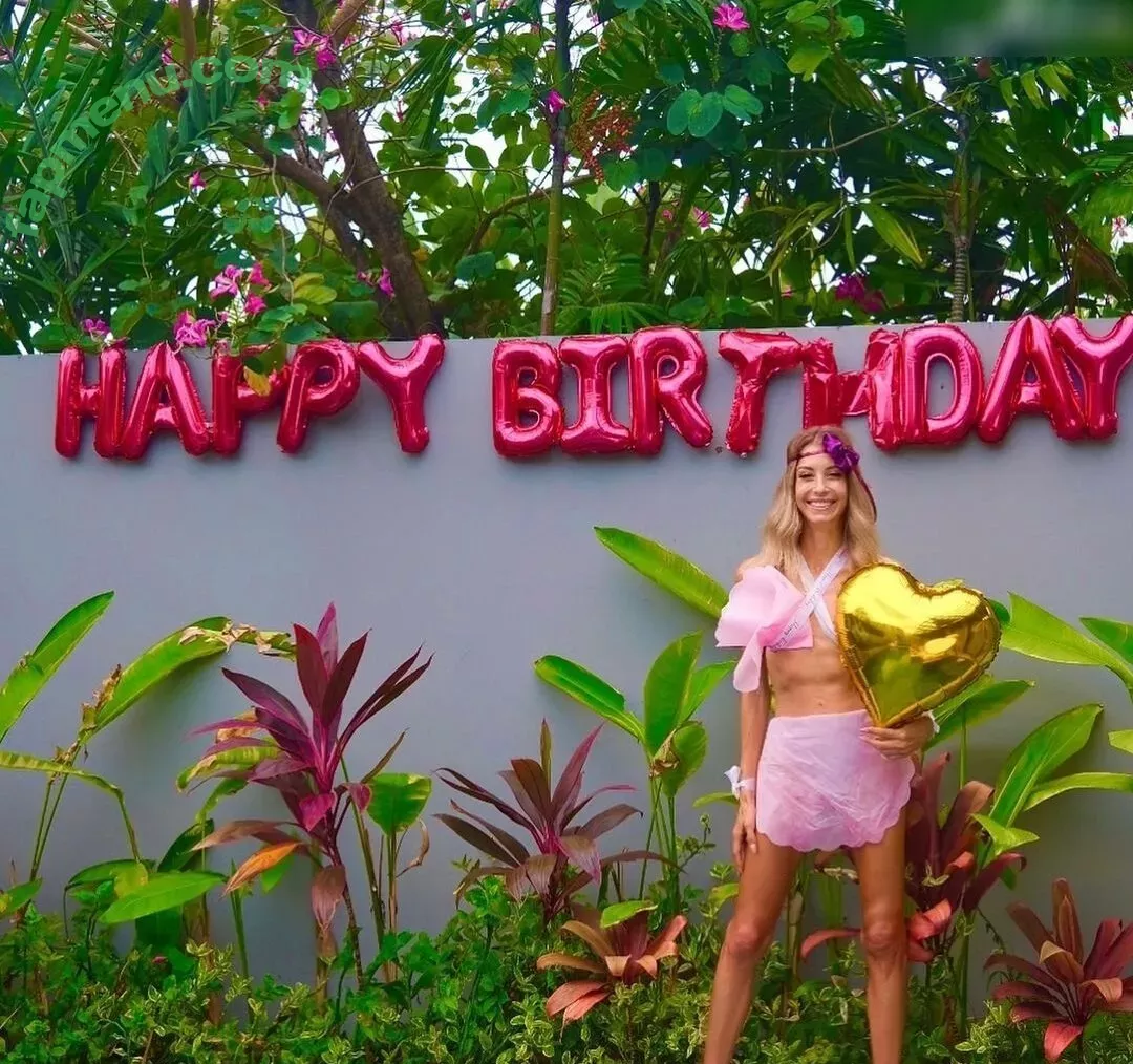 Cathy Hummels nude photo #0163 (cathy_hummels / cathyhummels)