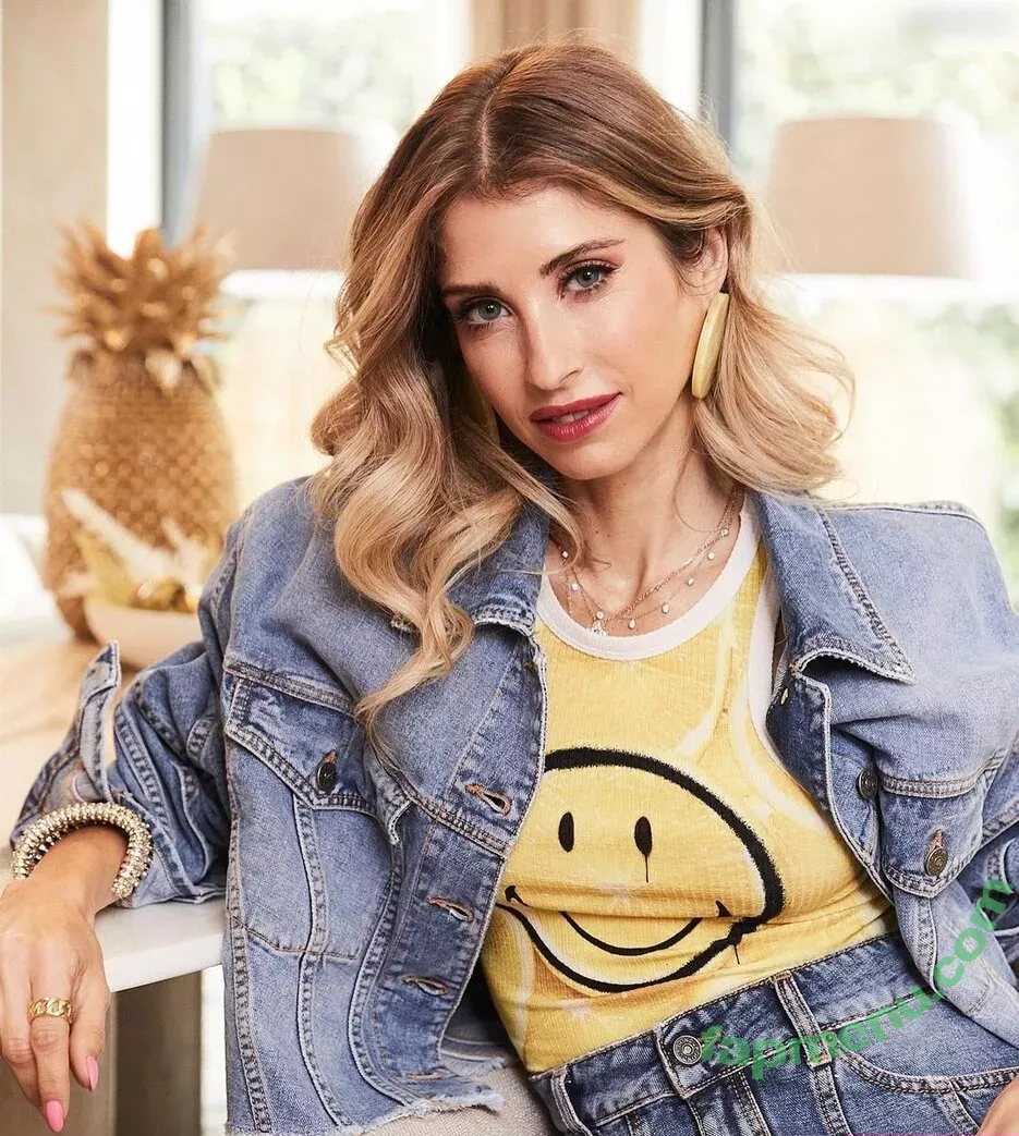 Cathy Hummels nude photo #0233 (cathy_hummels / cathyhummels)